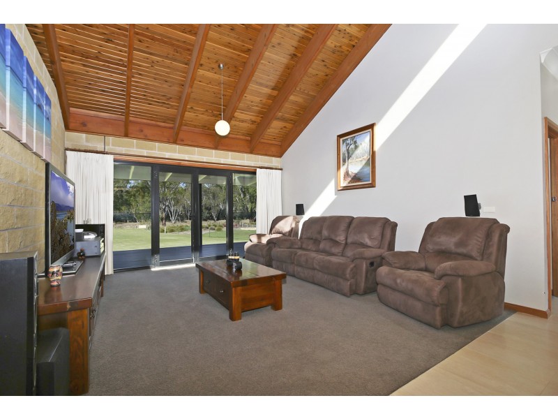 106 Quicks Road, Barooga VIC 3644