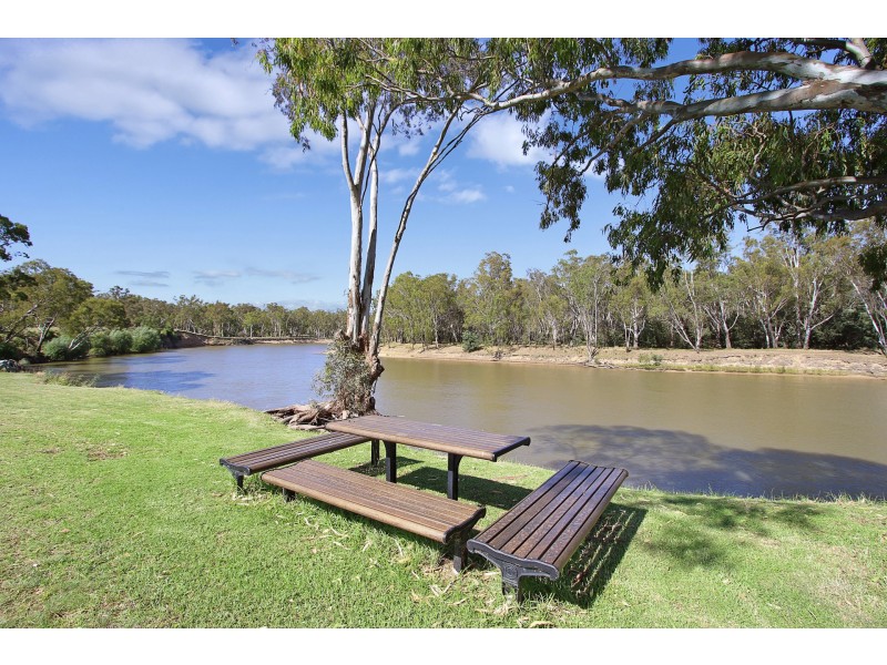 106 Quicks Road, Barooga VIC 3644