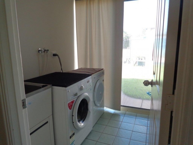 12 Aquamarine Road, Branyan QLD 4670