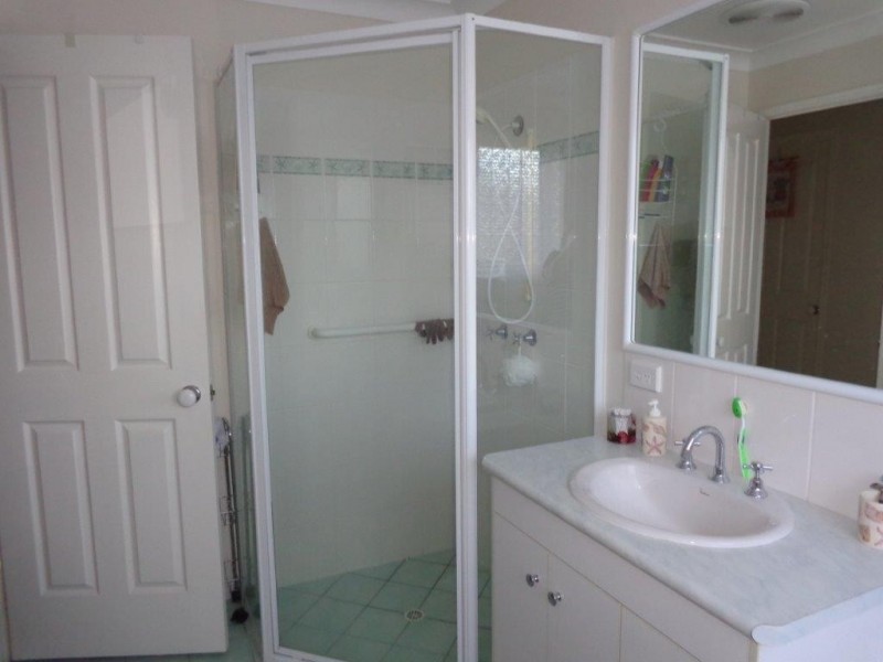 12 Aquamarine Road, Branyan QLD 4670