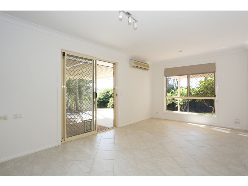 11 Edgemount Court, Oxenford QLD 4210