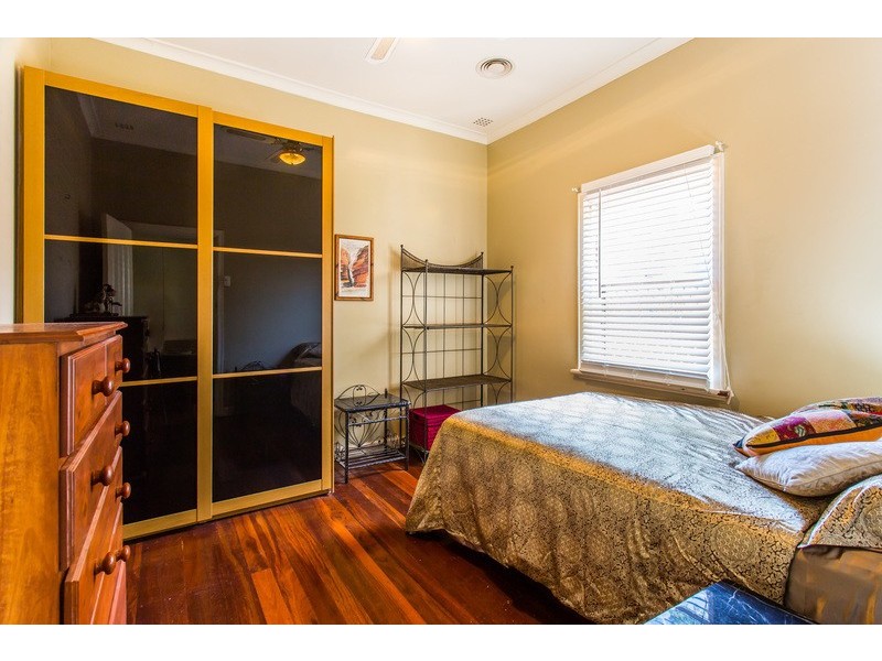 25 Edgecumbe Street, Como WA 6152