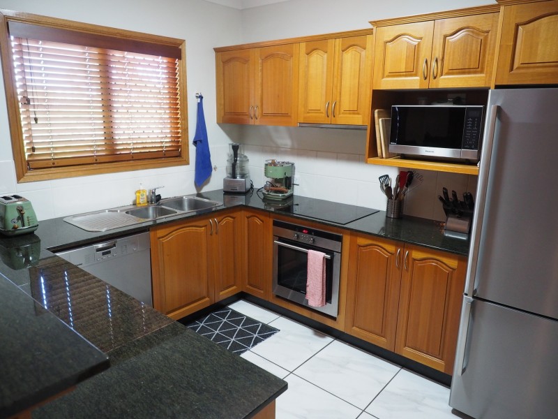 2/23 Willmett Street, Townsville City QLD 4810