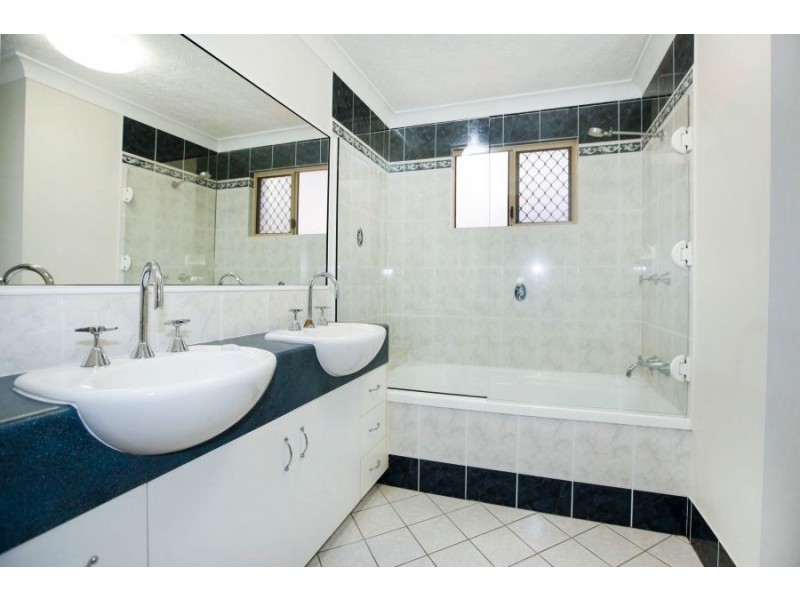 2/23 Willmett Street, Townsville City QLD 4810