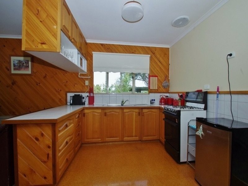 152 Wallace Parade, Healesville VIC 3777