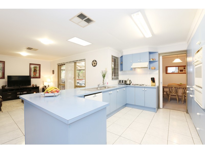 8 Verina Way, Lilydale VIC 3140