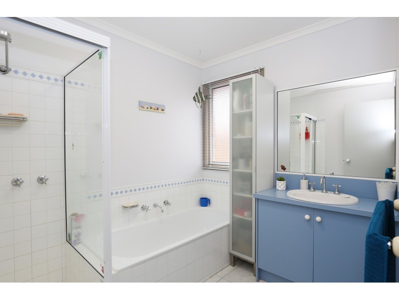 8 Verina Way, Lilydale VIC 3140