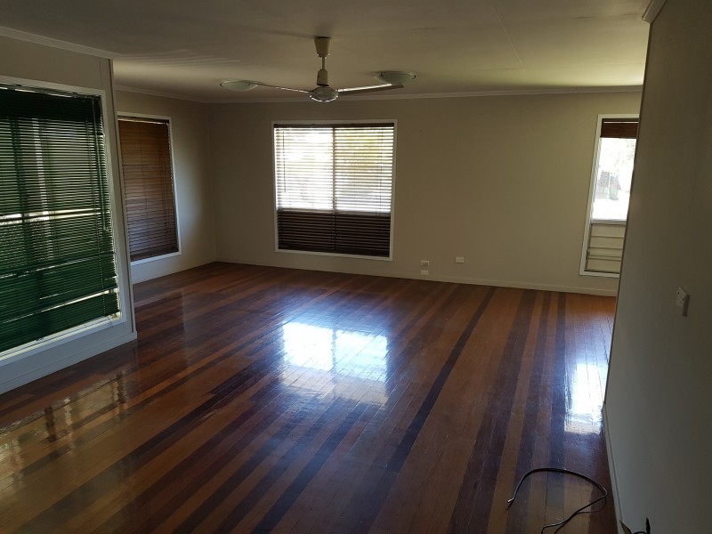 17 Leslie Drive, Moranbah QLD 4744