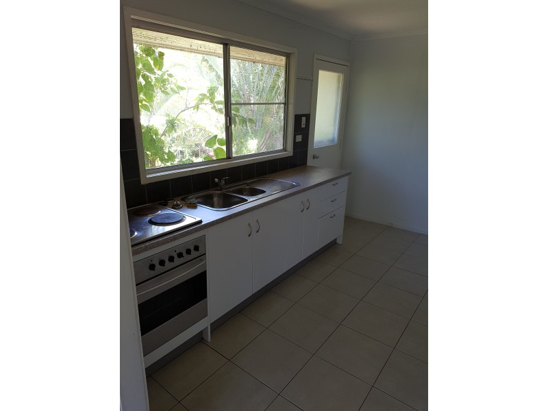 17 Leslie Drive, Moranbah QLD 4744