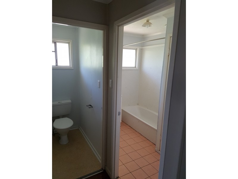 17 Leslie Drive, Moranbah QLD 4744