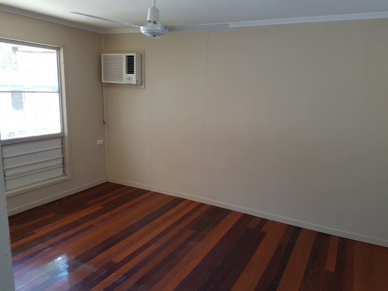 17 Leslie Drive, Moranbah QLD 4744