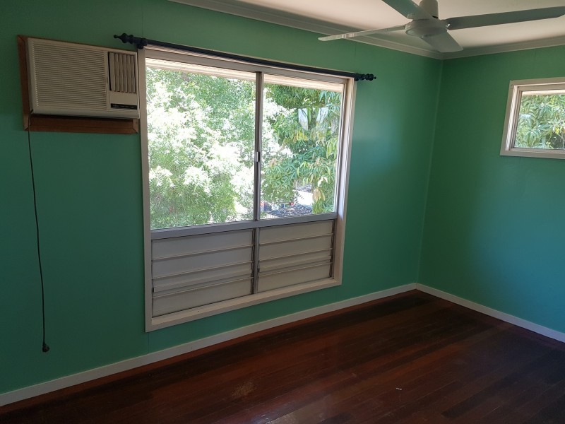 17 Leslie Drive, Moranbah QLD 4744