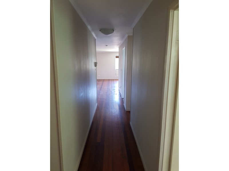 17 Leslie Drive, Moranbah QLD 4744