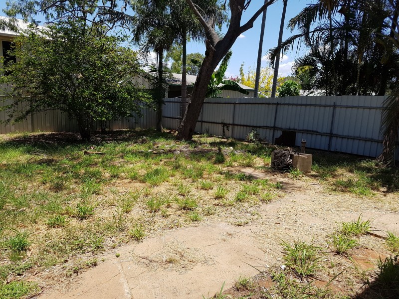 17 Leslie Drive, Moranbah QLD 4744