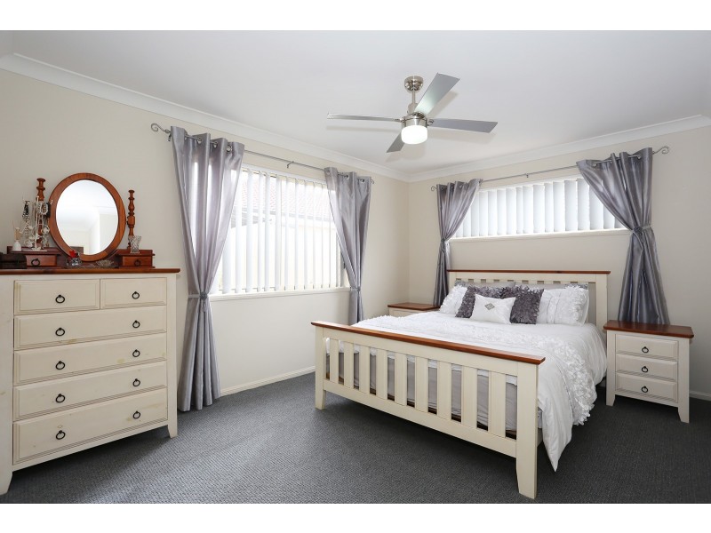 2/23 Merton Drive, Upper Coomera QLD 4209