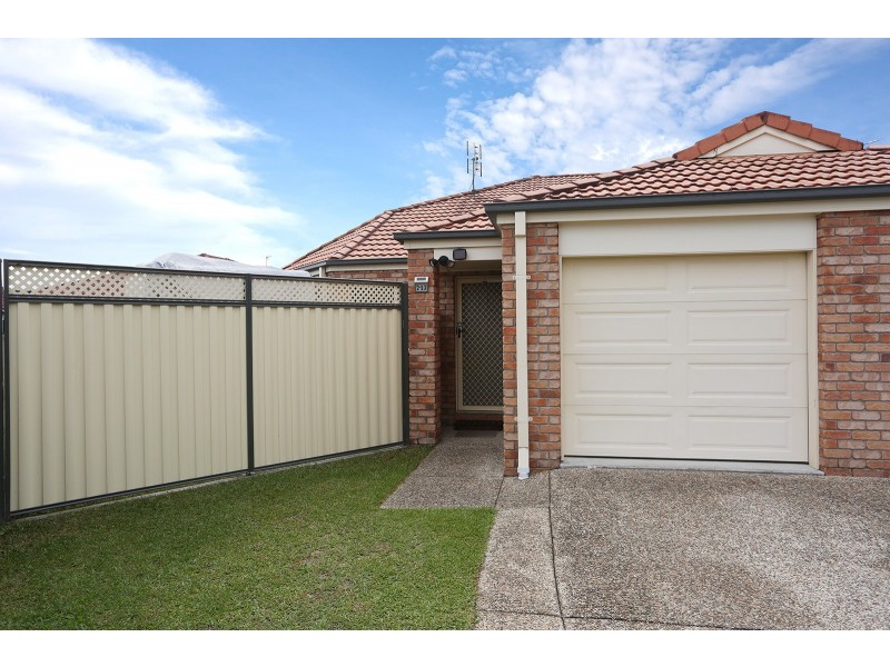 2/23 Merton Drive, Upper Coomera QLD 4209