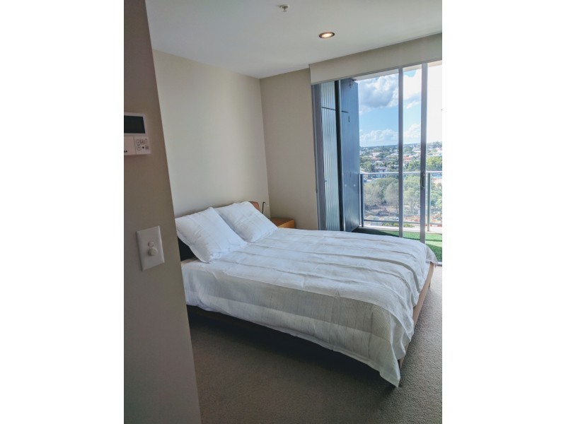 4116/37C Harbour Road, Hamilton QLD 4007