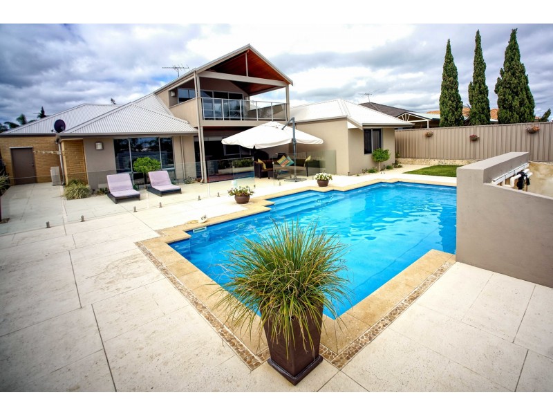 10 The Ridge, Halls Head WA 6210