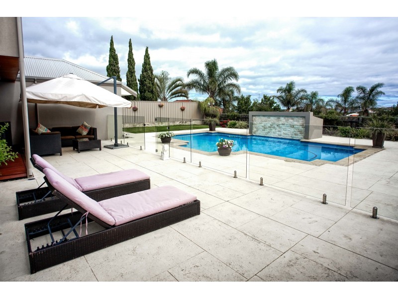 10 The Ridge, Halls Head WA 6210