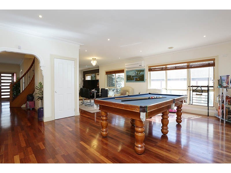 18 King Circuit, Caroline Springs VIC 3023