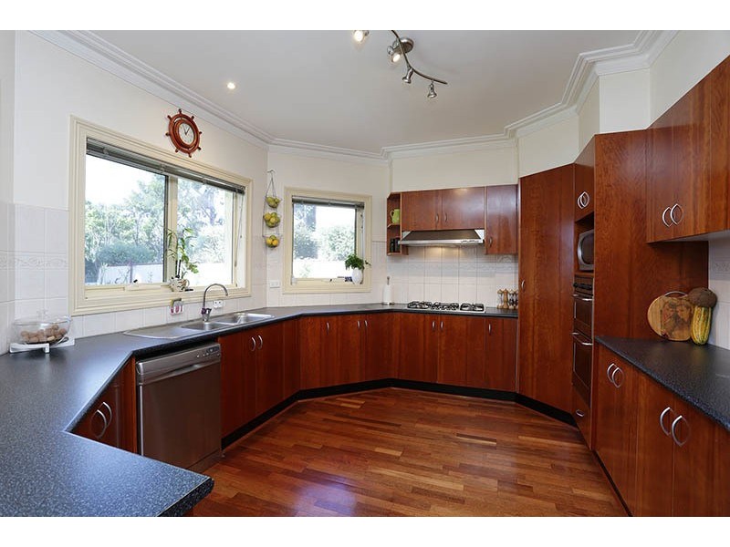 18 King Circuit, Caroline Springs VIC 3023