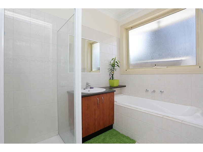 18 King Circuit, Caroline Springs VIC 3023