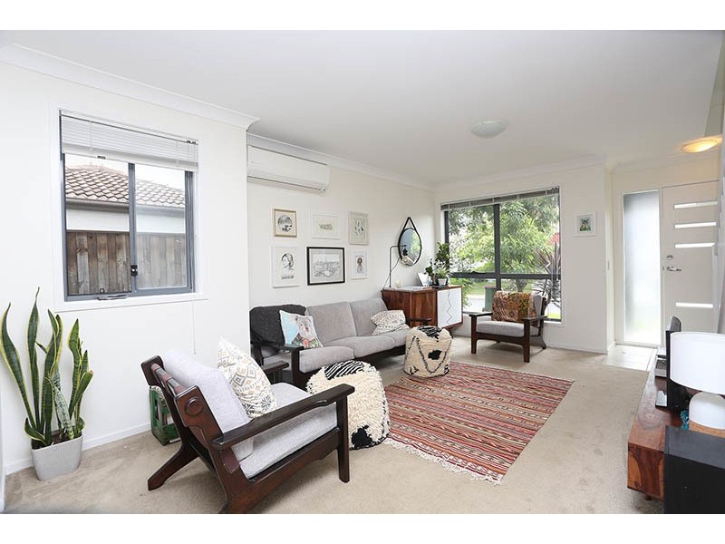 32 Whitfield Parade, Hammondville NSW 2170