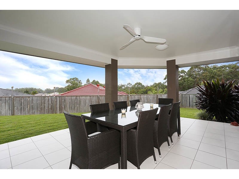 2 Kelby Close, Redland Bay QLD 4165