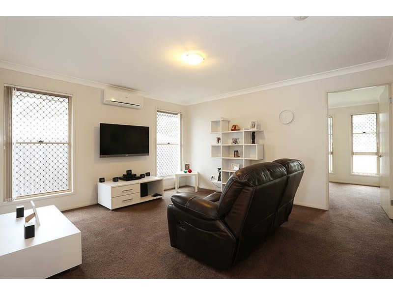 2 Kelby Close, Redland Bay QLD 4165