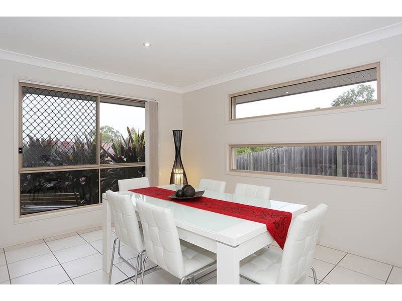 2 Kelby Close, Redland Bay QLD 4165