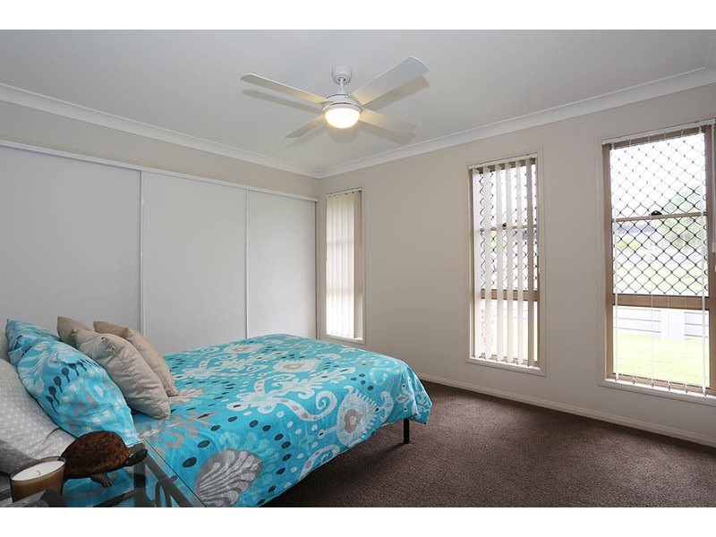 2 Kelby Close, Redland Bay QLD 4165