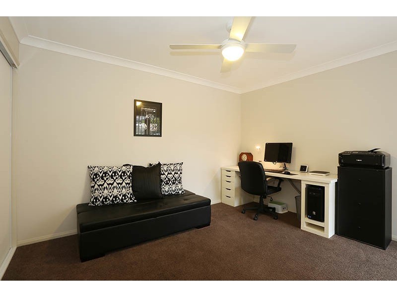 2 Kelby Close, Redland Bay QLD 4165