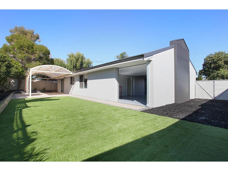 40 Doveridge Drive, Duncraig WA 6023