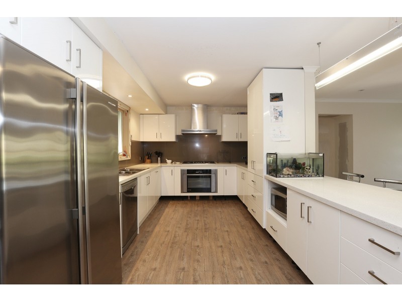 56 King Parade, Knoxfield VIC 3180