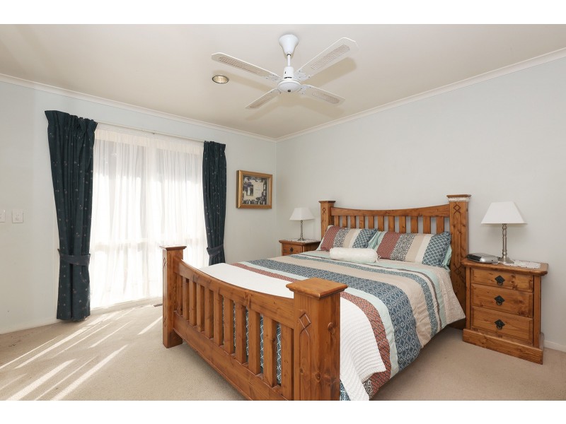 56 King Parade, Knoxfield VIC 3180