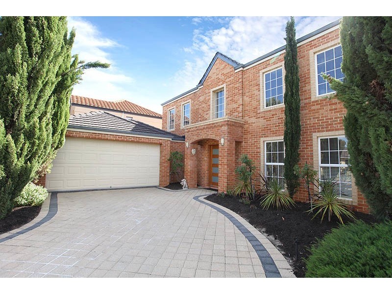 11 Bronzewing Loop, Wembley WA 6014