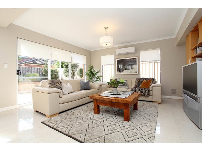 11 Bronzewing Loop, Wembley WA 6014
