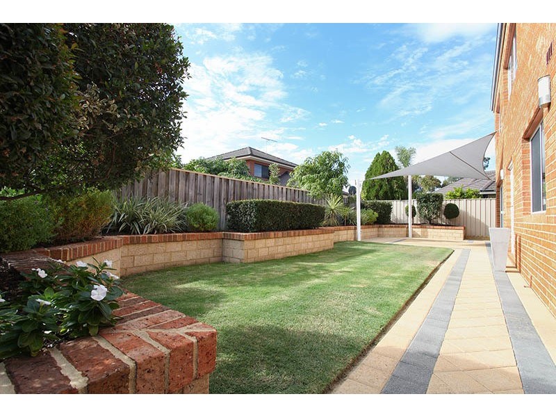11 Bronzewing Loop, Wembley WA 6014