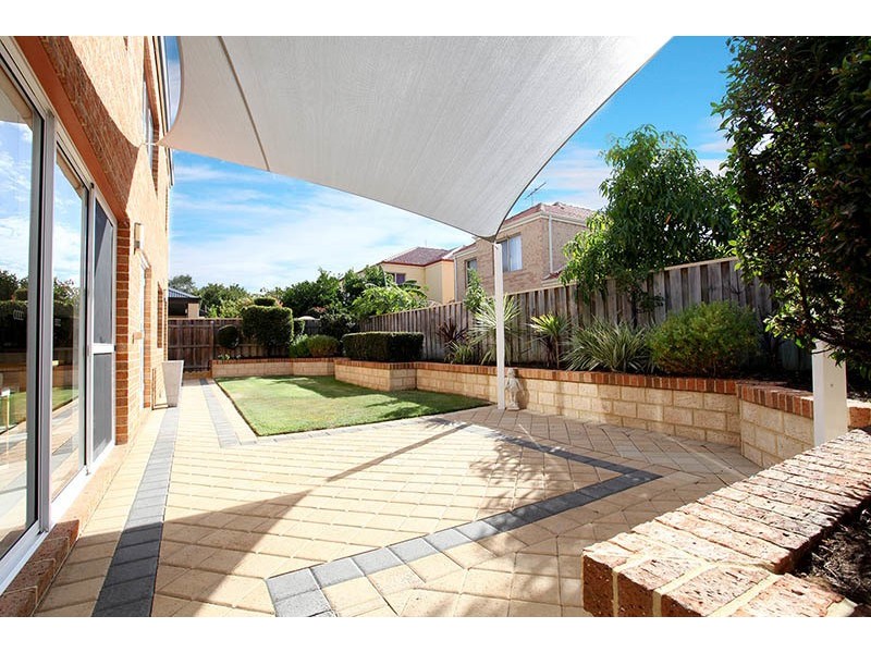 11 Bronzewing Loop, Wembley WA 6014