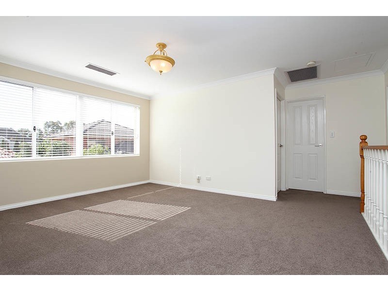 11 Bronzewing Loop, Wembley WA 6014
