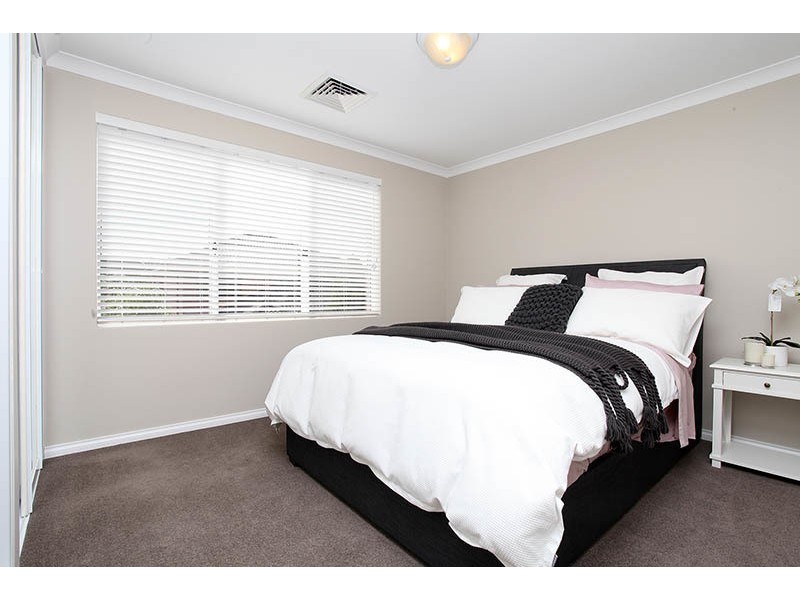 11 Bronzewing Loop, Wembley WA 6014
