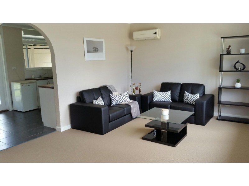 3 OSCAR ST, Armadale WA 6112