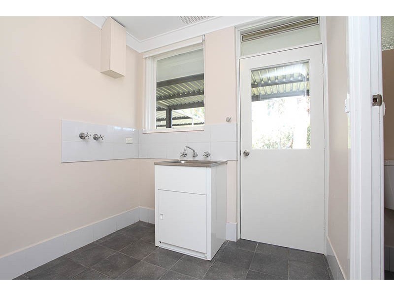 3 OSCAR ST, Armadale WA 6112