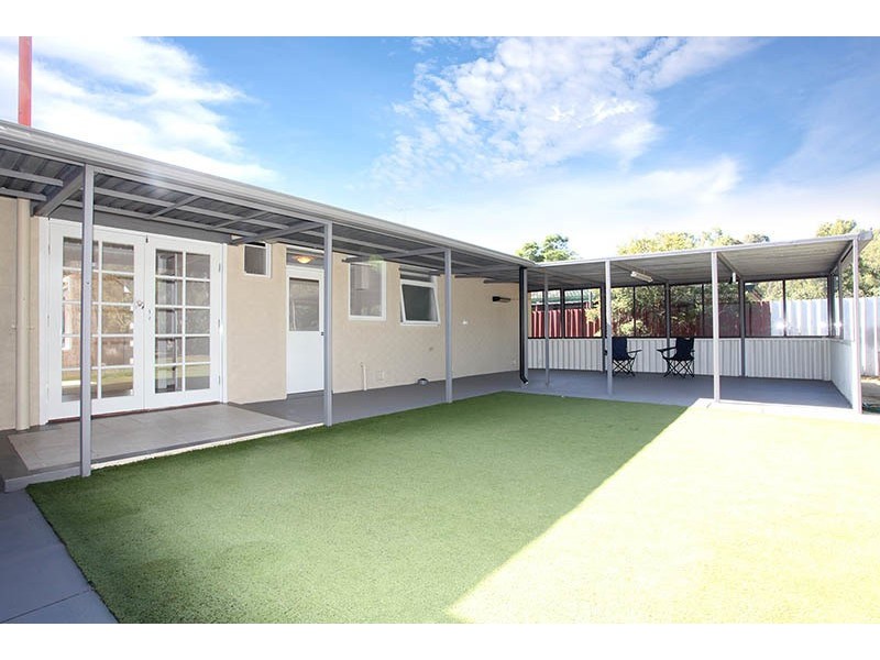 3 OSCAR ST, Armadale WA 6112