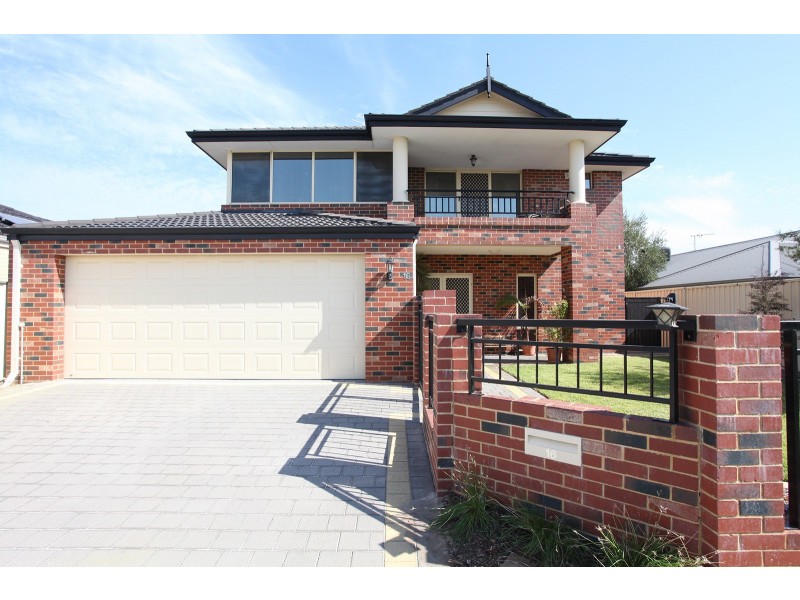 16 Burdekin Vista, Hammond Park WA 6164