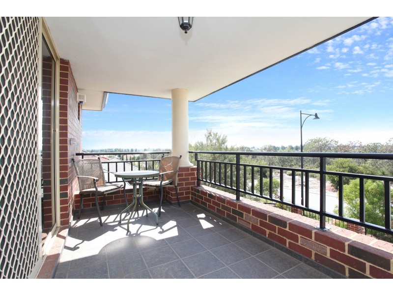 16 Burdekin Vista, Hammond Park WA 6164