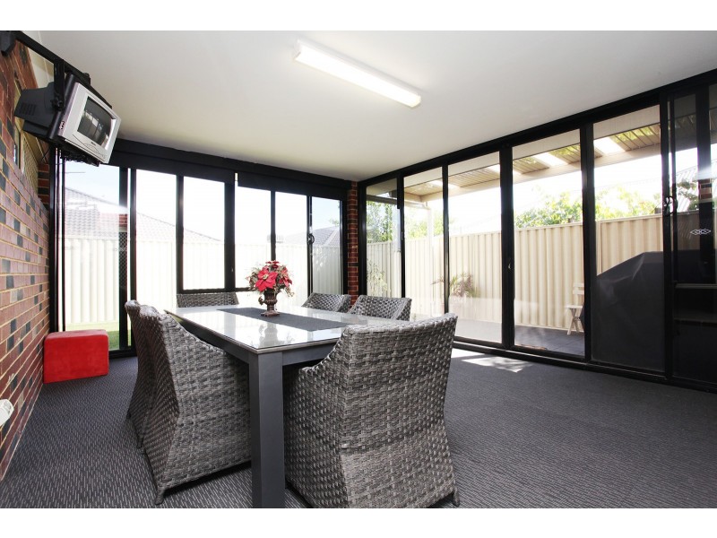 16 Burdekin Vista, Hammond Park WA 6164
