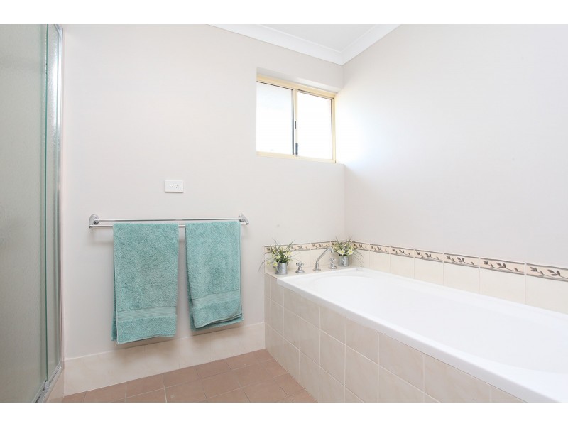 16 Burdekin Vista, Hammond Park WA 6164