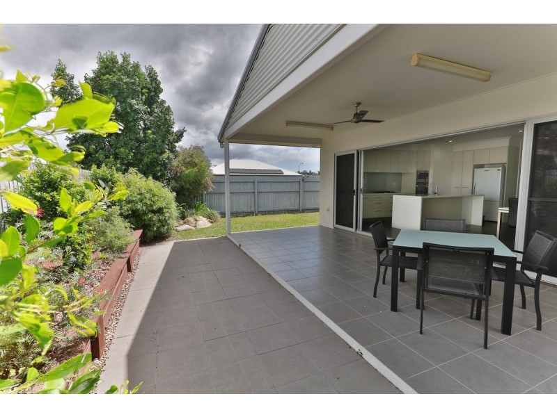 7 Dragon Flower Avenue, Mount Low QLD 4818