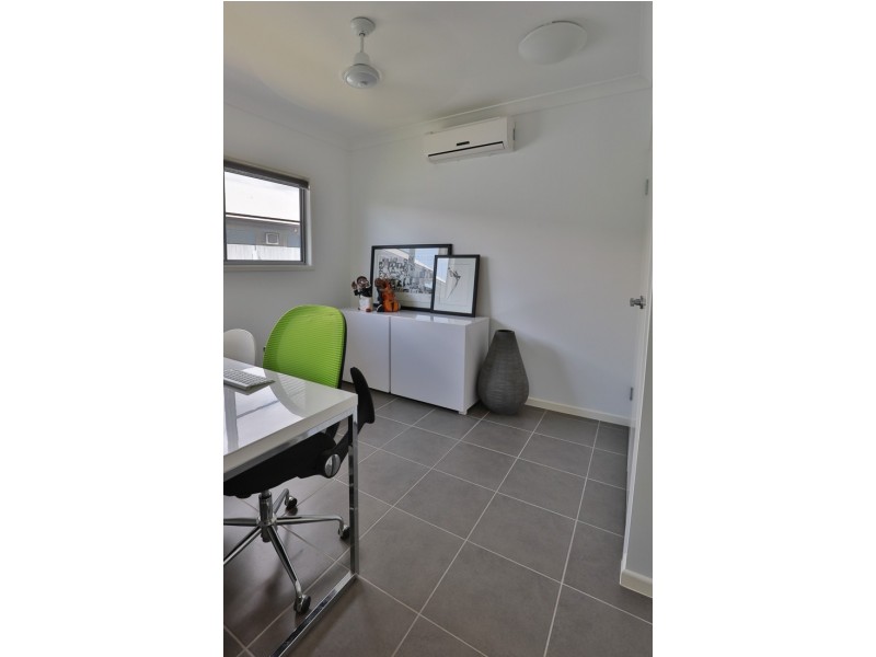 7 Dragon Flower Avenue, Mount Low QLD 4818